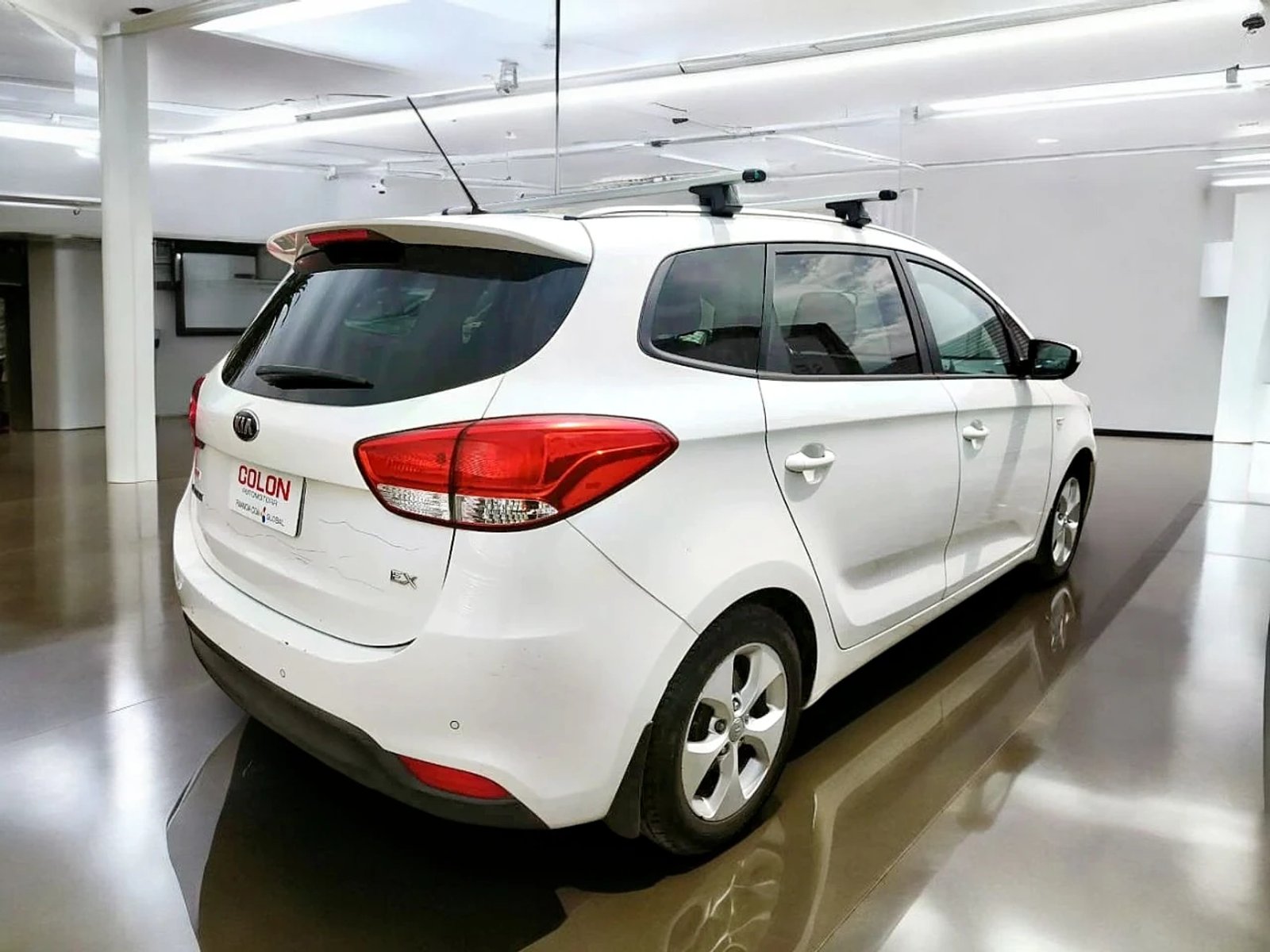 Kia CARENS 2016 - Foto 2 de 9