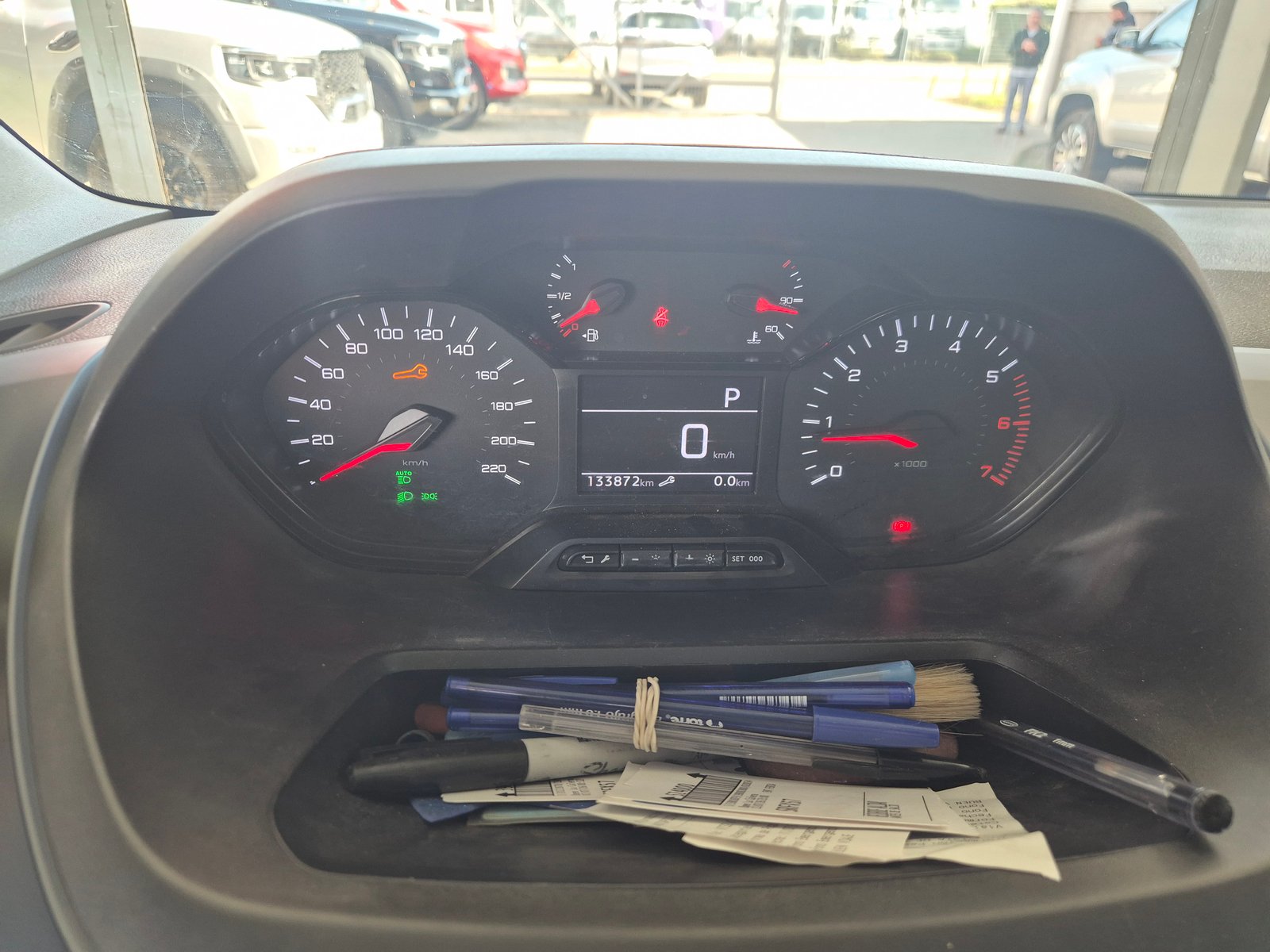 Peugeot RIFTER ALLURE BLUEHDI 130 EAT8 2023 - Imagen 7 de 11