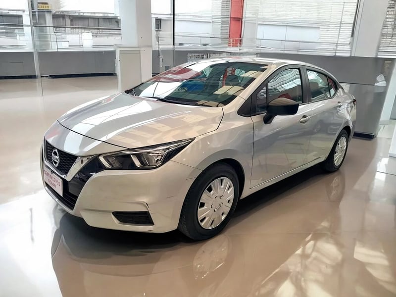 Nissan VERSA 2023