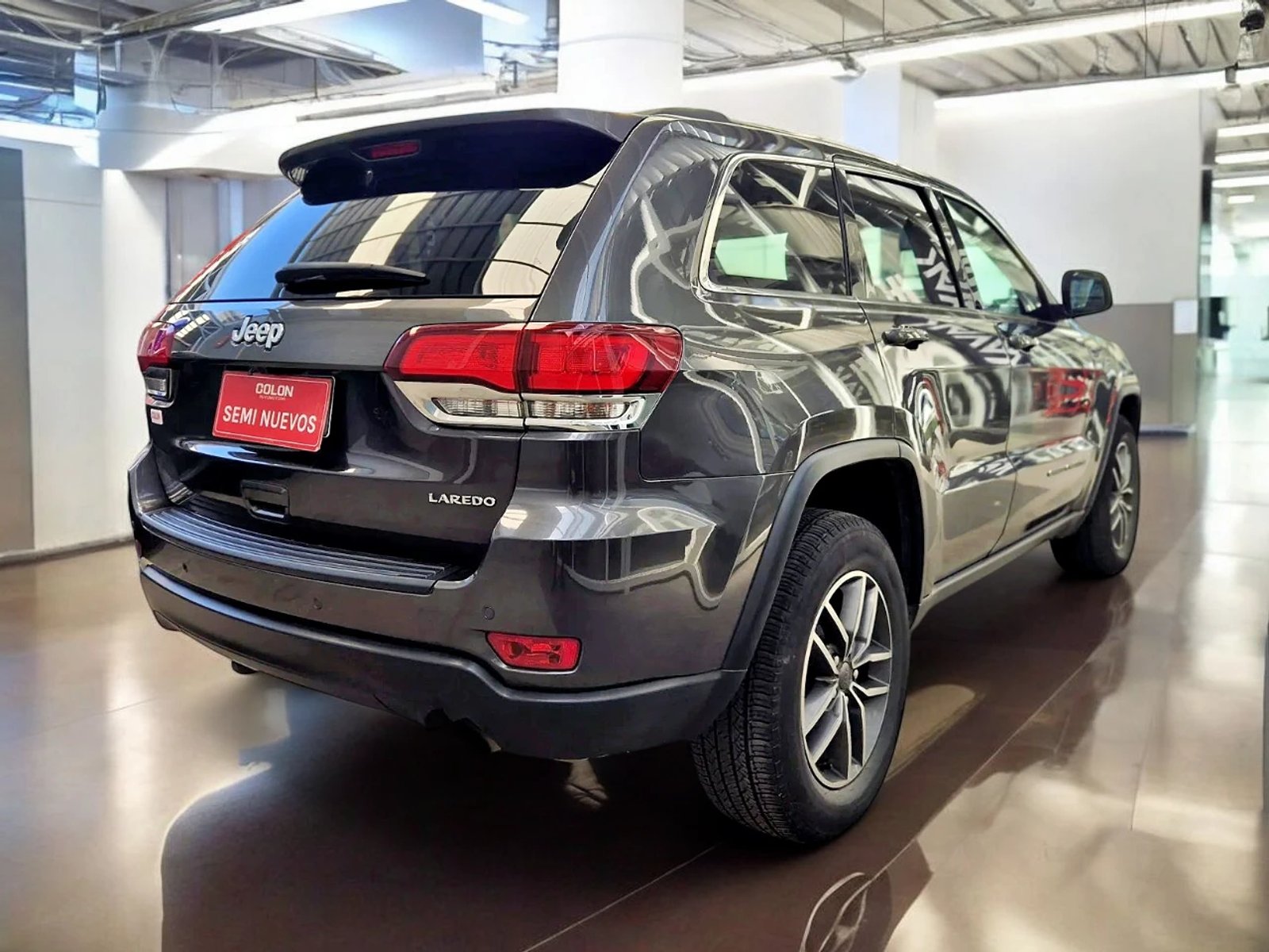 Jeep GRAND CHEROKEE LAREDO 4X2 3.6L 2021 - Foto 4 de 12