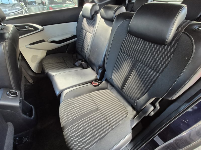 Kia CARENS LX 1.5 2023 - Imagen 8 de 8
