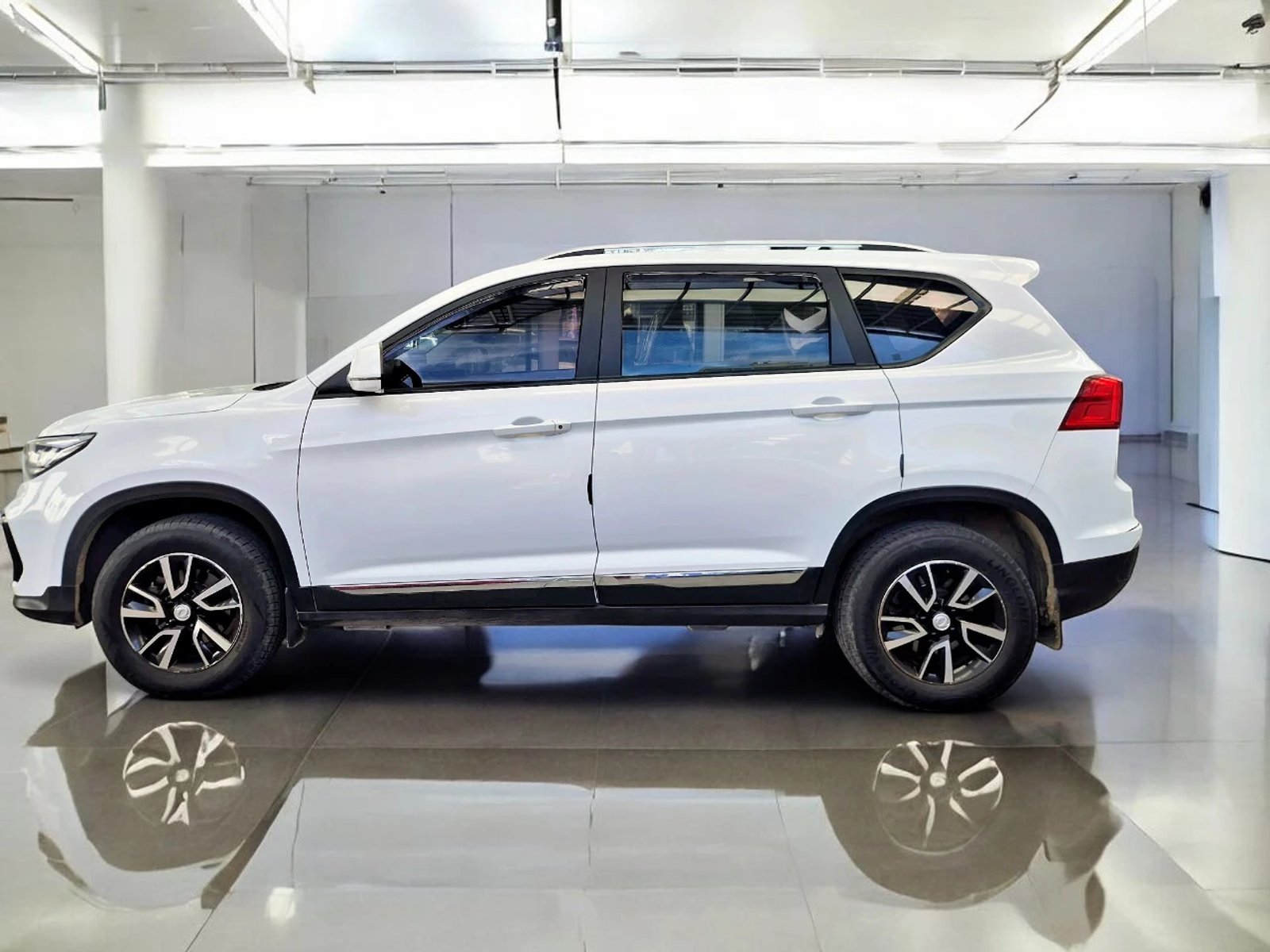 Dongfeng JOYEAR SX5 LUXURY MT 5 PS 2022 - Imagen 8 de 13