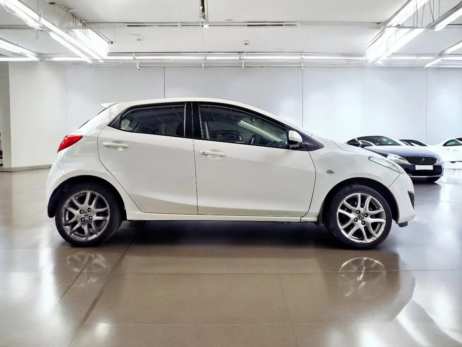 Mazda MAZDA2 SPORT S MT 2015 - Foto 4 de 13