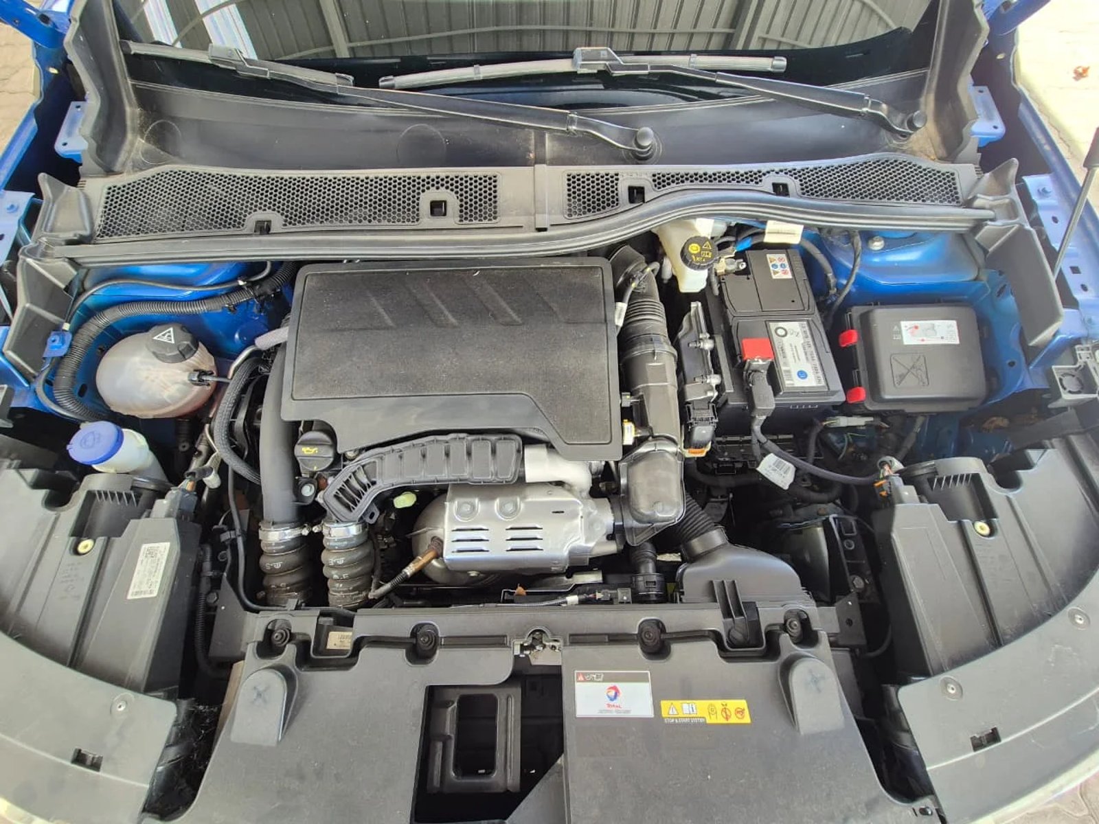 Opel MOKKA 1.2 AT8 2024 - Foto 3 de 15