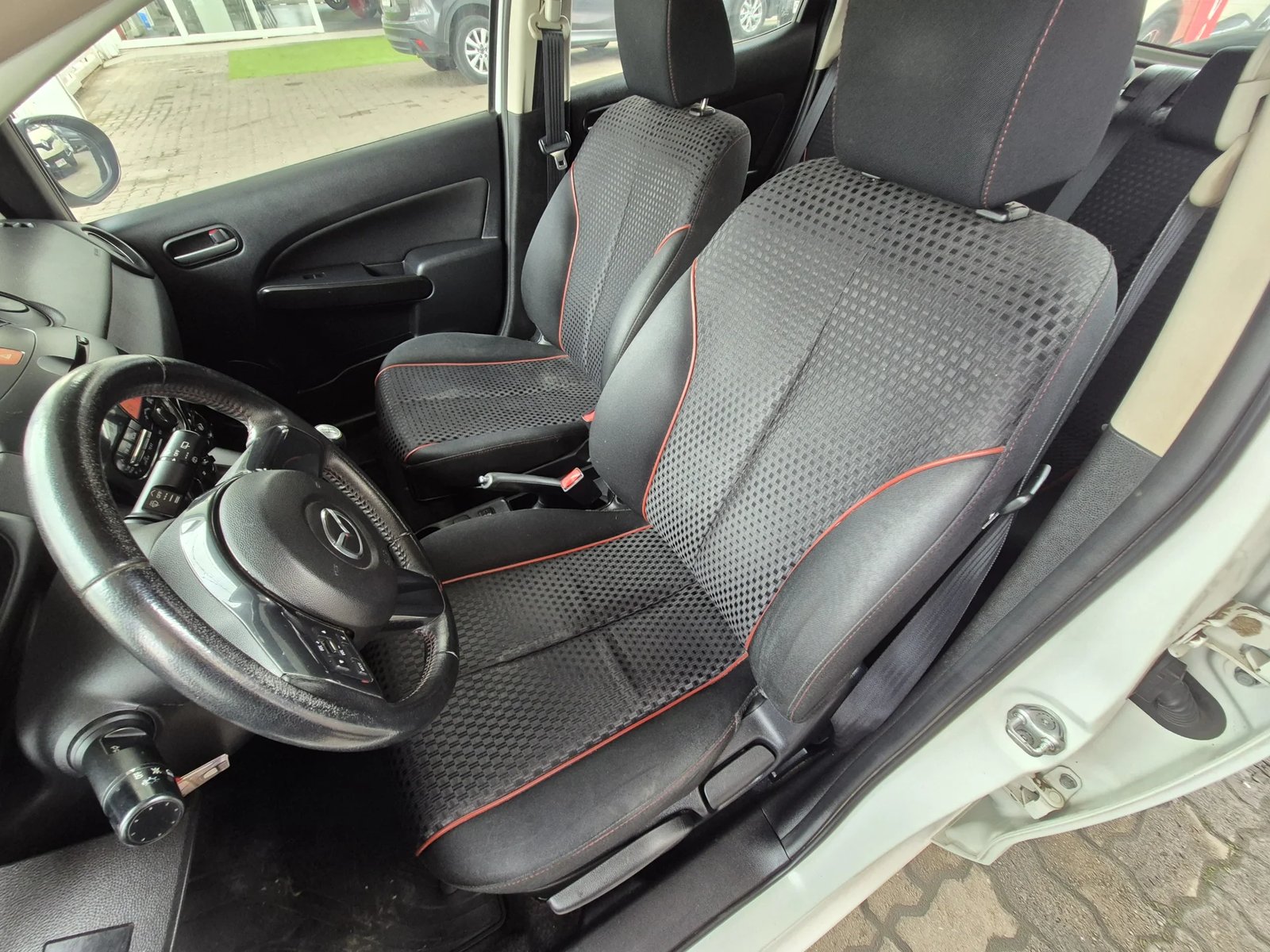 Mazda MAZDA2 SPORT S MT 2015 - Imagen 10 de 13