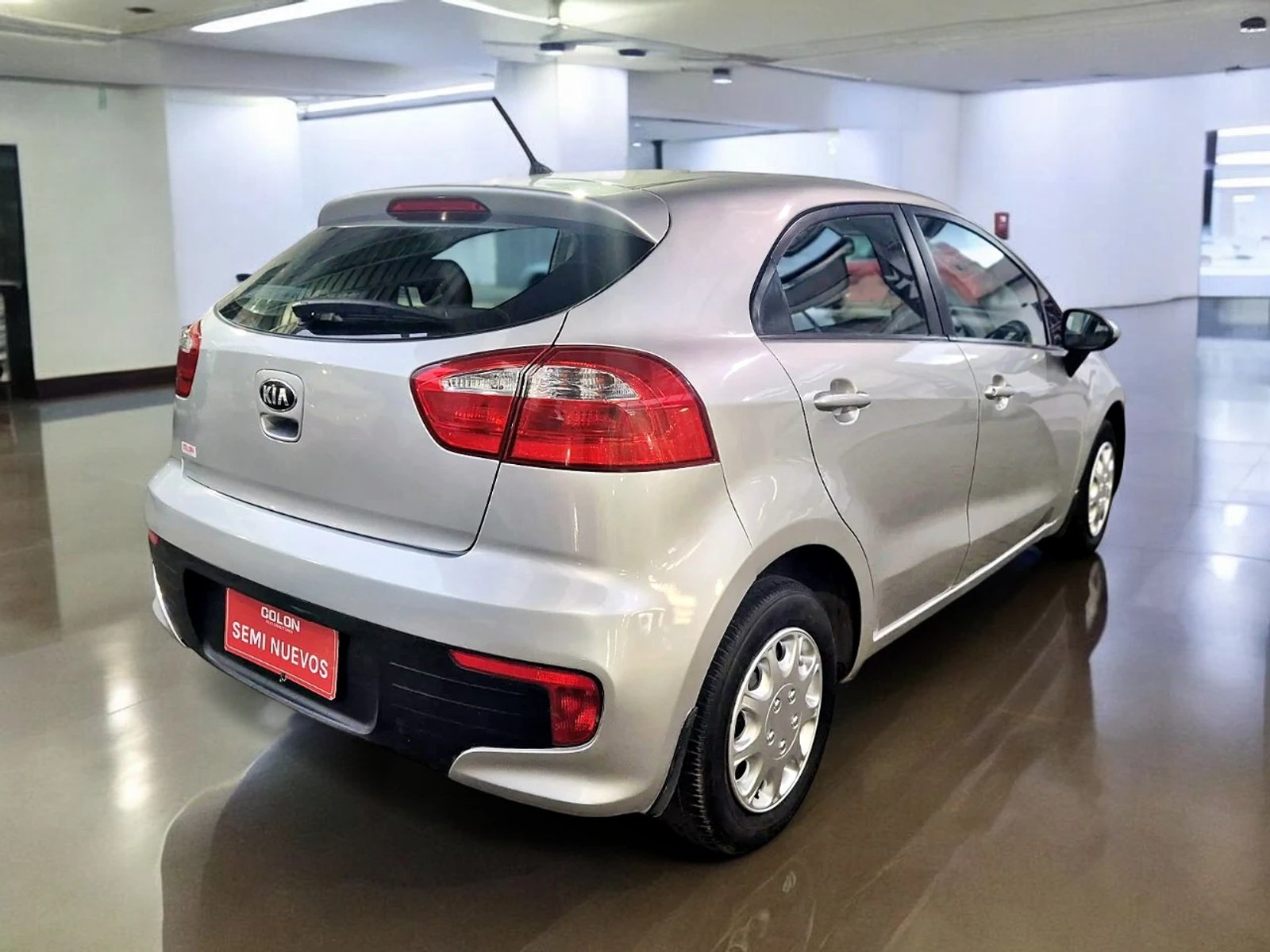 Kia RIO 5 EX 1.4L 6MT AC 2017 - Imagen 7 de 13