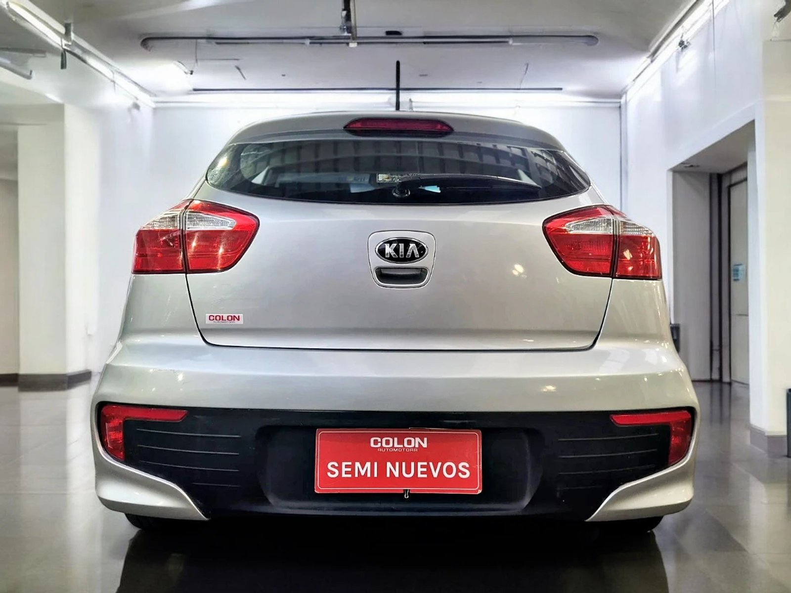 Kia RIO 5 EX 1.4L 6MT AC 2017 - Imagen 6 de 13