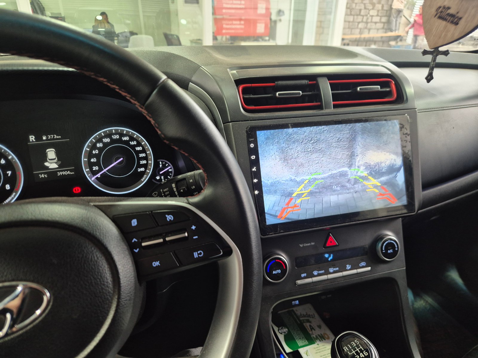 Hyundai CRETA SU2I 1.5 MT PLUS 2024 - Imagen 7 de 10