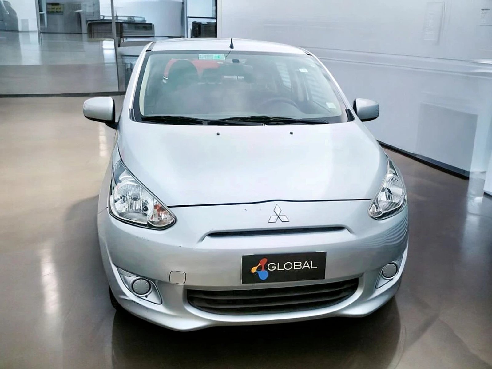 Mitsubishi MIRAGE GLX 2014 - Foto 2 de 7