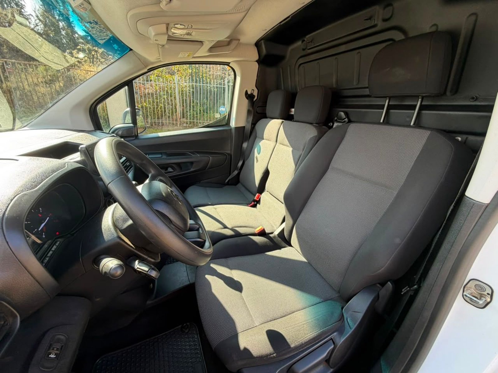 CITROËN BERLINGO 1.6 HDI 2022 - Imagen 11 de 20