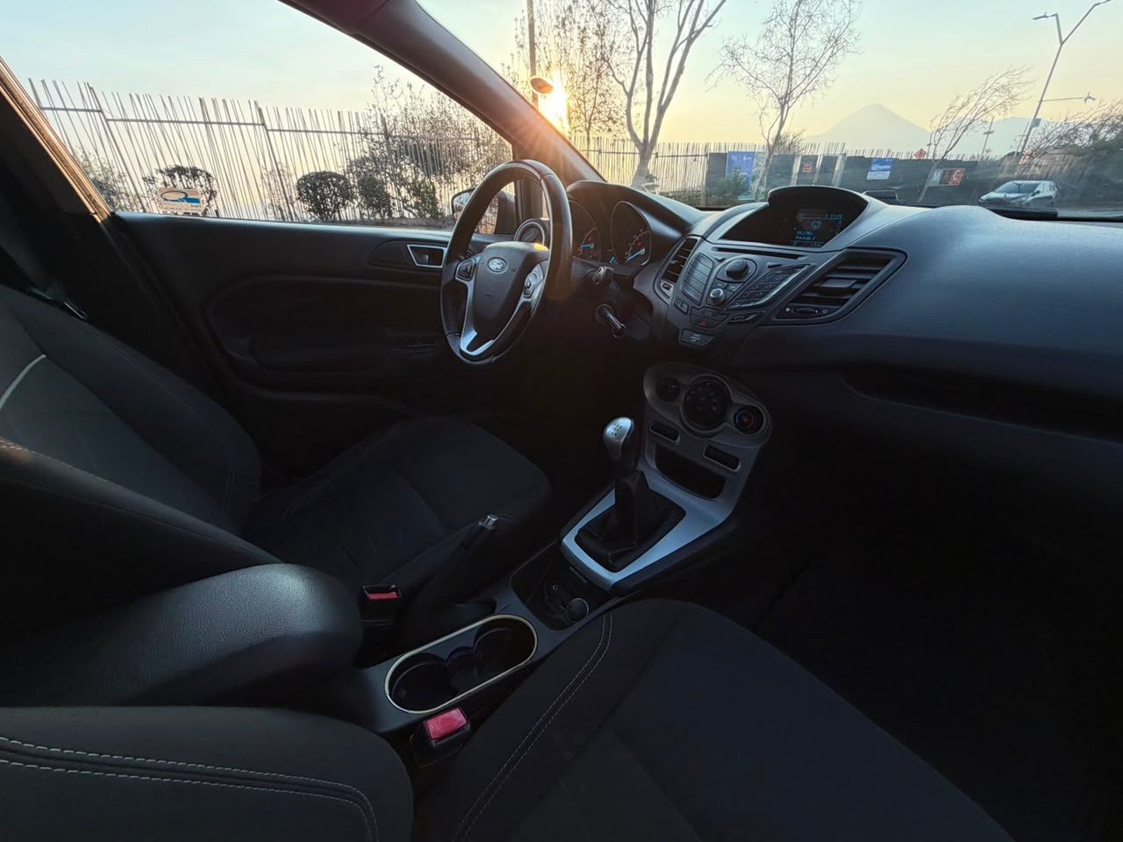 Ford FIESTA  SE 1.6 2014 - Imagen 16 de 20