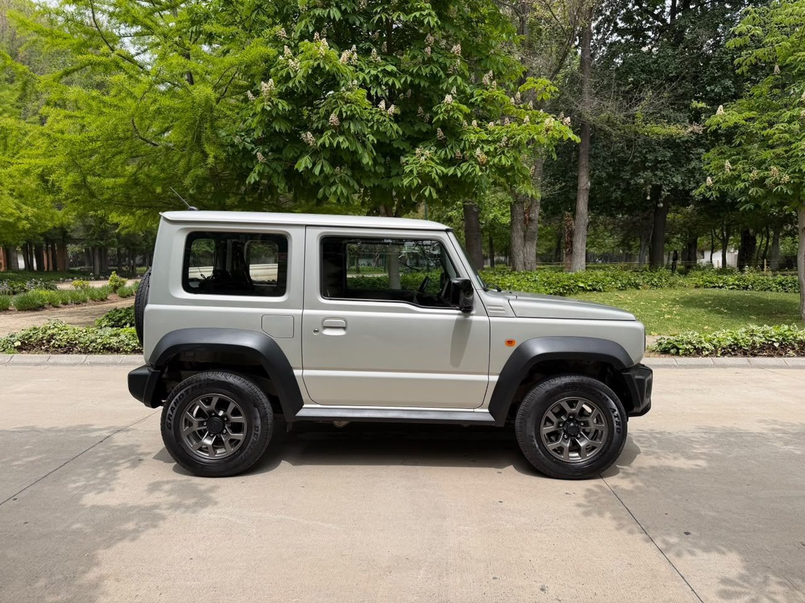 Suzuki JIMNY 1.5 GLX AT 4X4 2023 - Foto 5 de 20