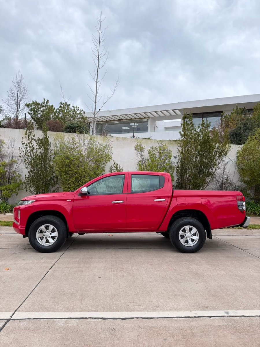 Mitsubishi L200 KATANA 4X4 2024 - Imagen 4 de 20