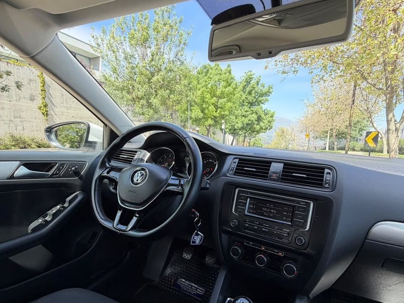 Volkswagen BORA 1.4 TSI ADVANCE 2015 - Imagen 18 de 20