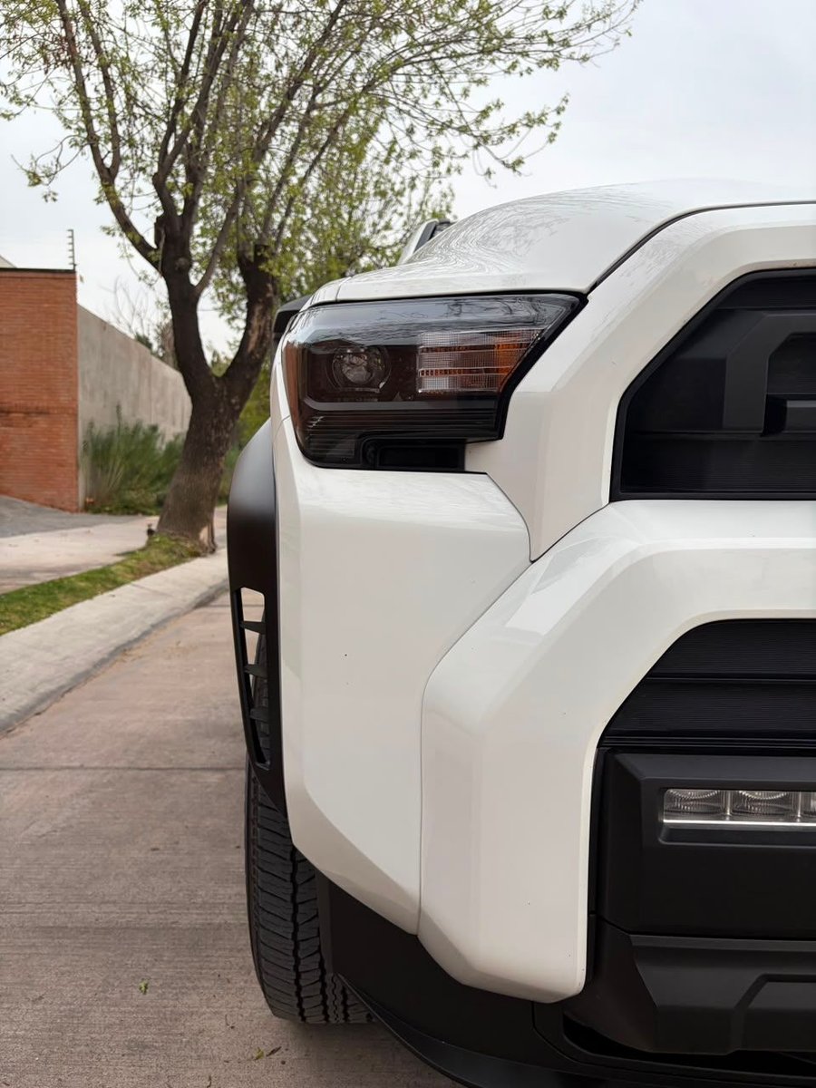 Toyota 4RUNNER SR5 4X4 2025 - Imagen 8 de 20