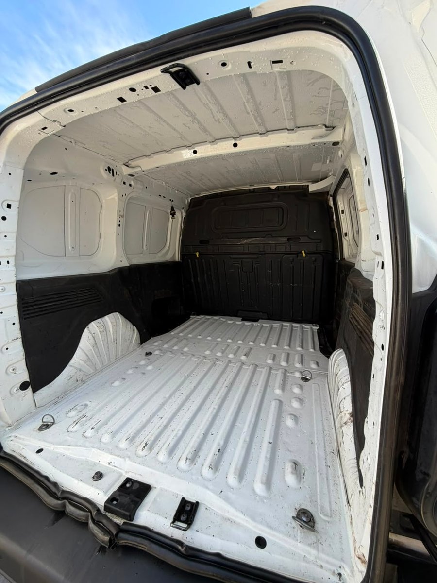CITROËN BERLINGO 1.6 HDI 2022 - Imagen 18 de 20