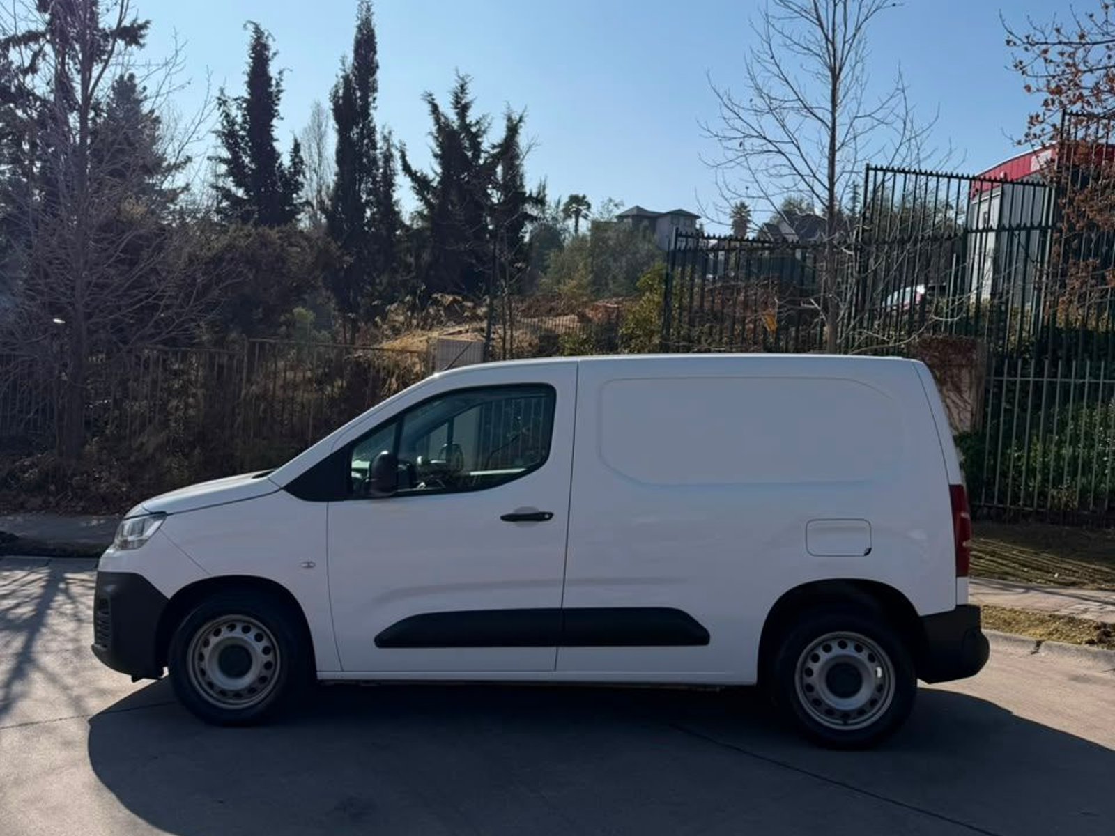 Citroën BERLINGO 1.6 HDI 2022 - Foto 4 de 20