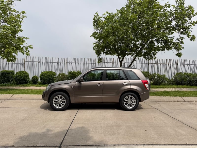 Suzuki GRAND NOMADE GLX 2.4 MT 4X2 2018 - Imagen 4 de 20