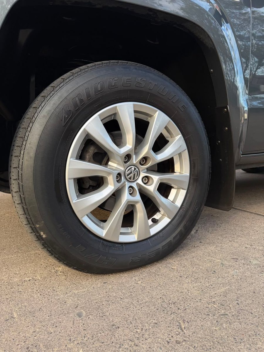 VOLKSWAGEN AMAROK TRENDLINE 2.0 TDI 2023 - Imagen 11 de 20