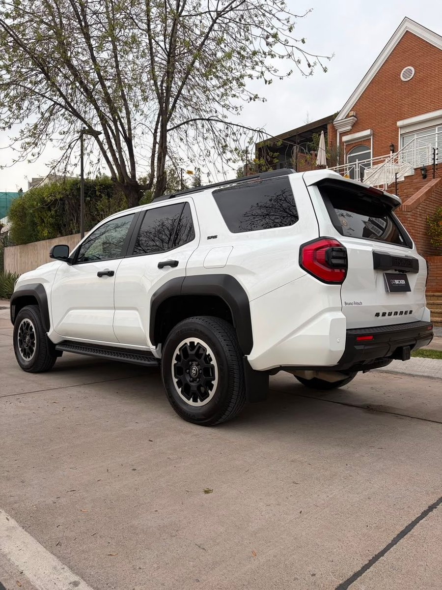 Toyota 4RUNNER SR5 4X4 2025 - Imagen 7 de 20