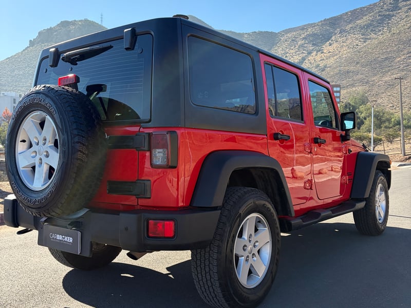 Jeep WRANGLER SPORT UNLIMITED 2018 - Imagen 8 de 18