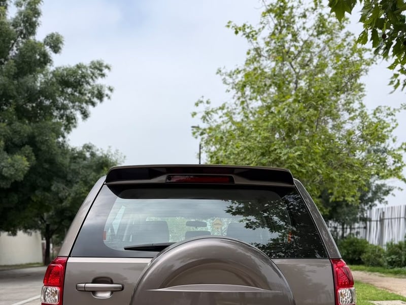 Suzuki GRAND NOMADE GLX 2.4 MT 4X2 2018 - Imagen 6 de 20