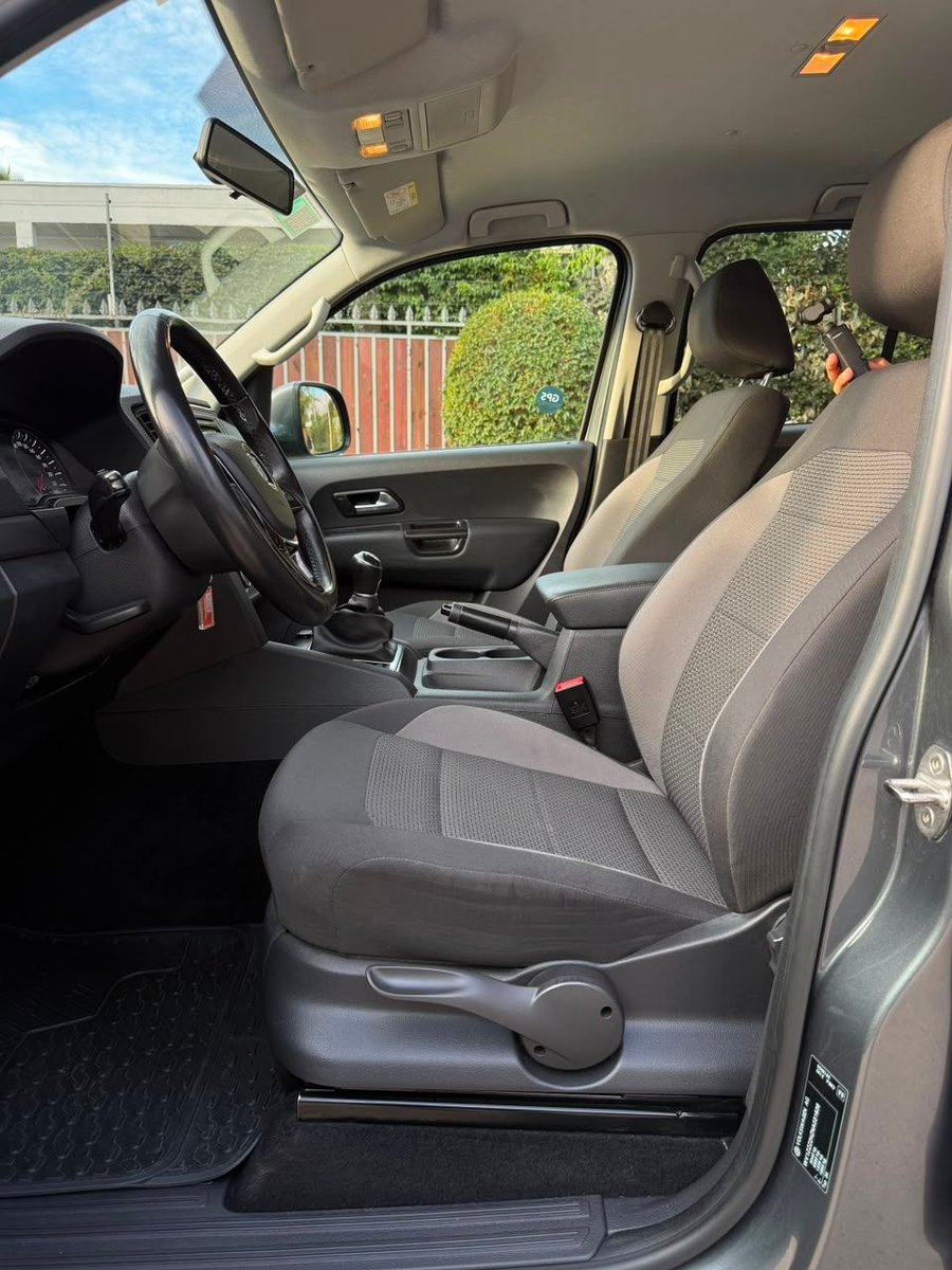 VOLKSWAGEN AMAROK TRENDLINE 2.0 TDI 2023 - Imagen 13 de 20