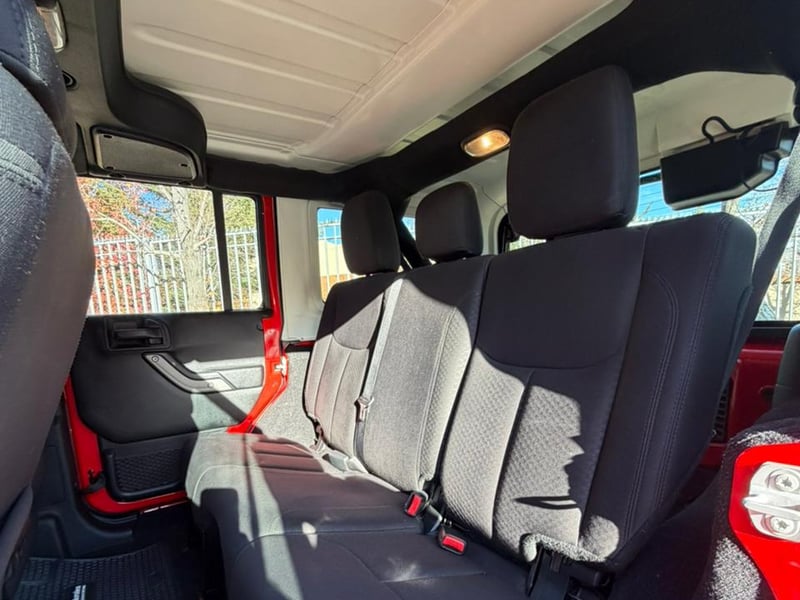 Jeep WRANGLER SPORT UNLIMITED 2018 - Imagen 10 de 18
