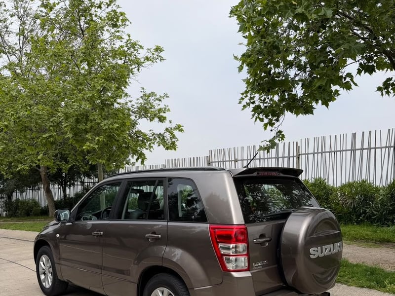 Suzuki GRAND NOMADE GLX 2.4 MT 4X2 2018 - Imagen 7 de 20