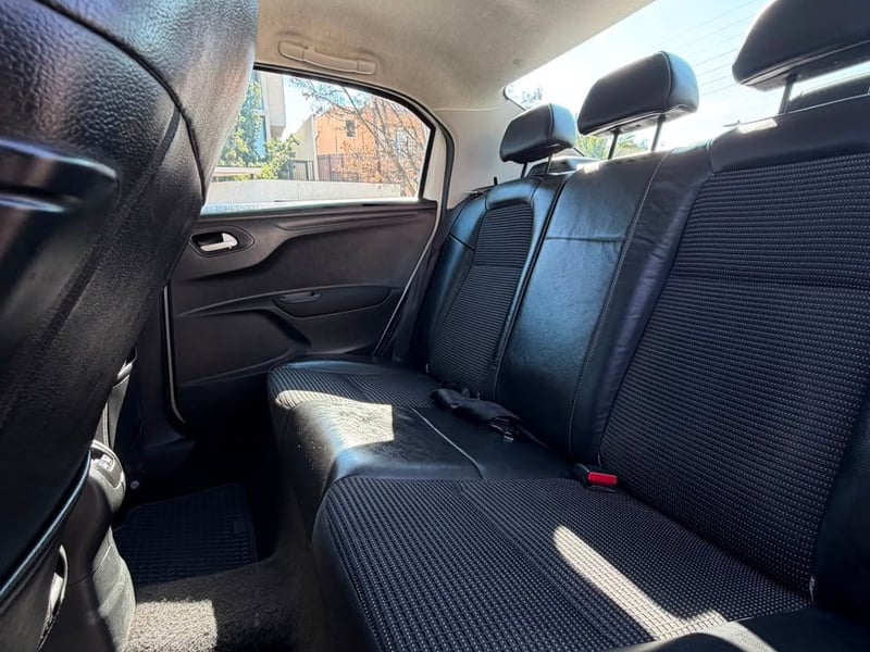 Peugeot 301 ALLURE 1.6 HDI 2022 - Imagen 13 de 20