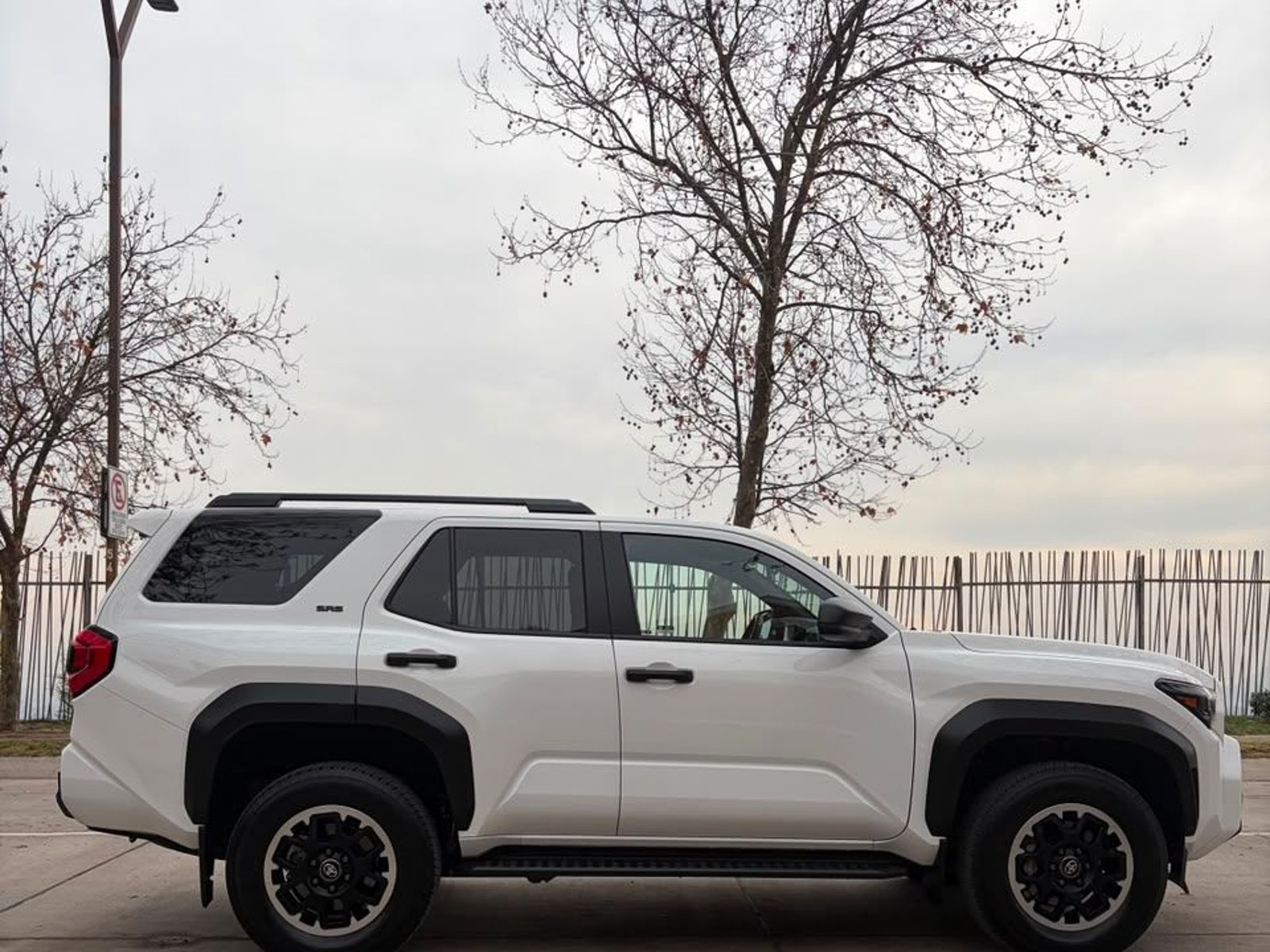 Toyota 4RUNNER SR5 4X4 2025 - Foto 5 de 20