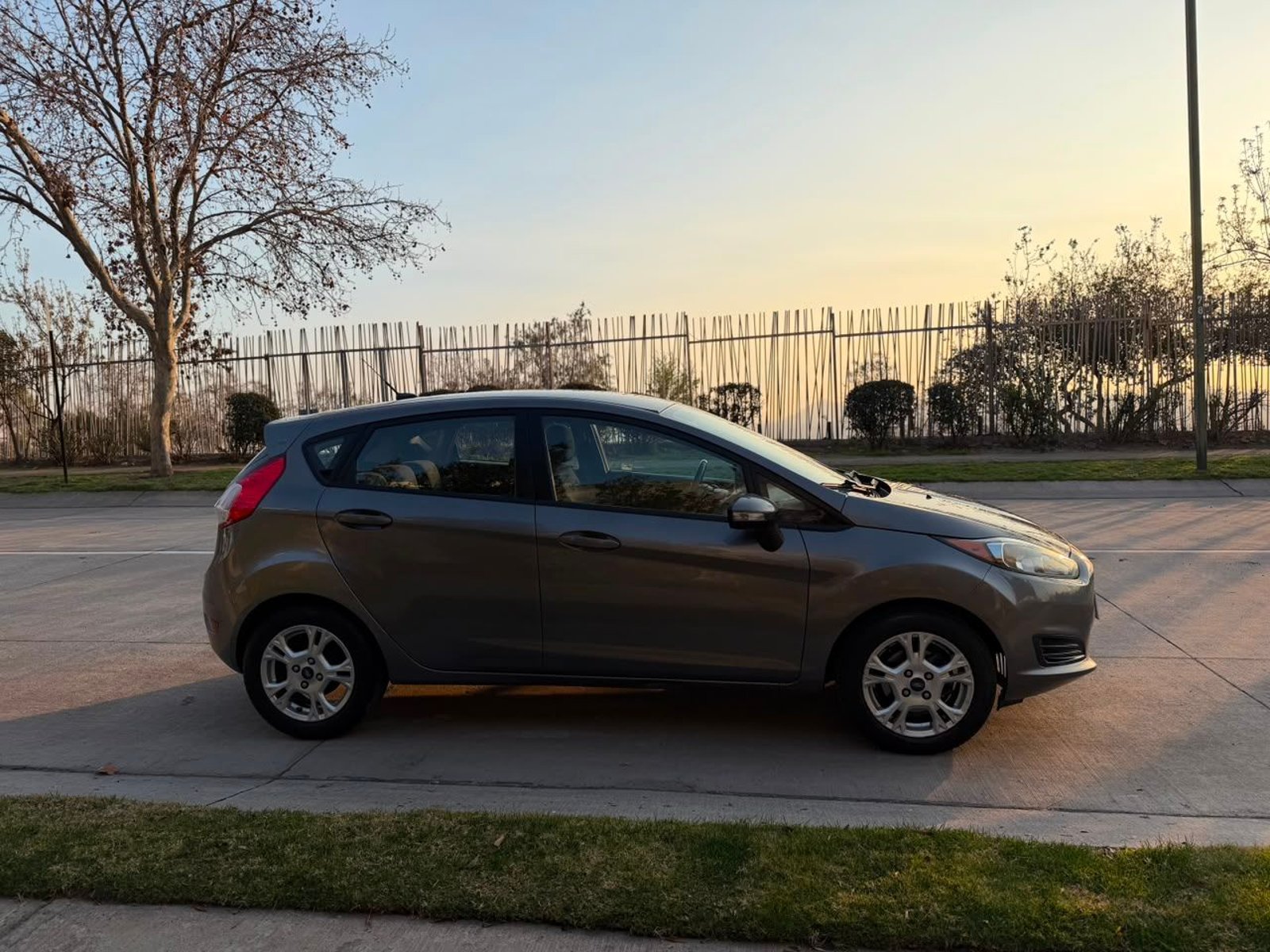 Ford FIESTA  SE 1.6 2014 - Imagen 5 de 20