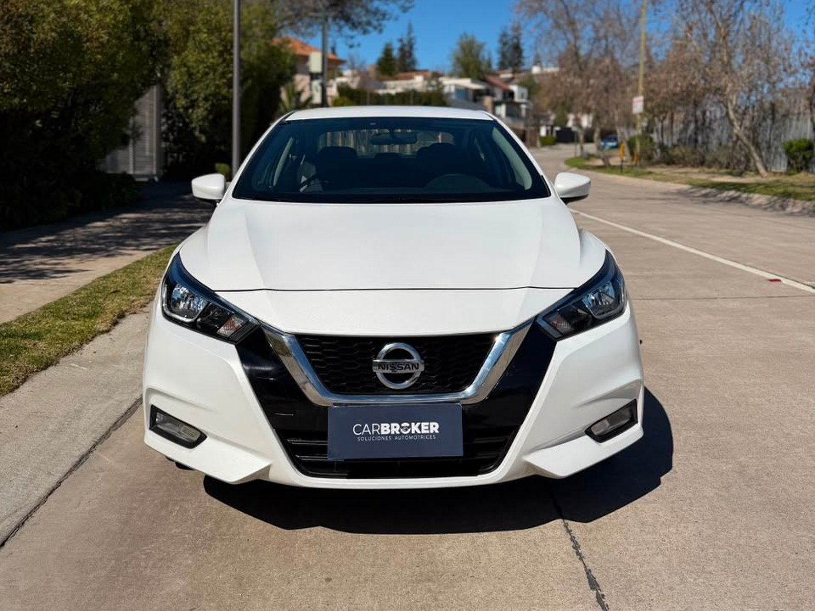 Nissan VERSA ADVANCE MT 2023 - Foto 2 de 19
