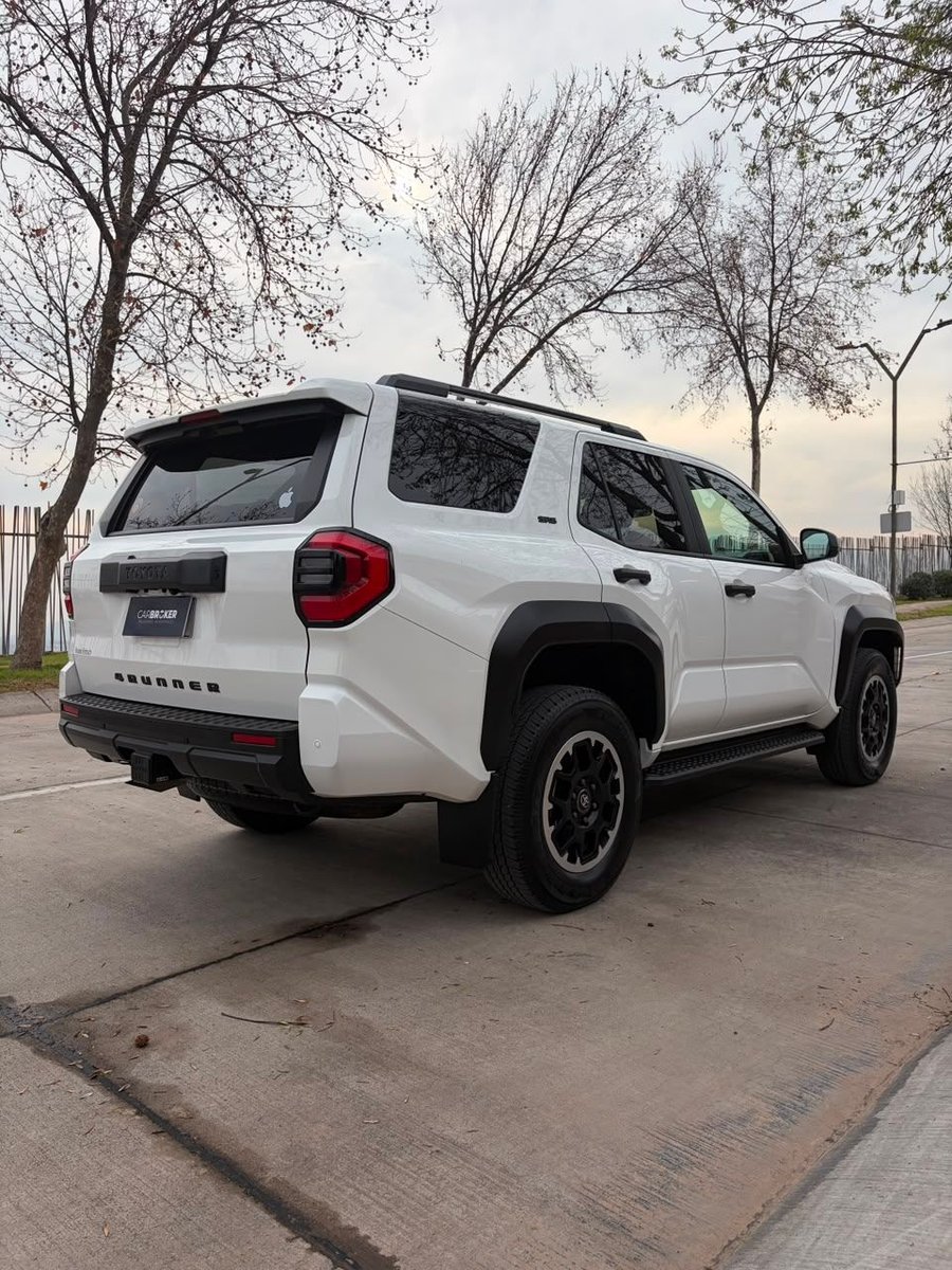 Toyota 4RUNNER SR5 4X4 2025 - Imagen 6 de 20