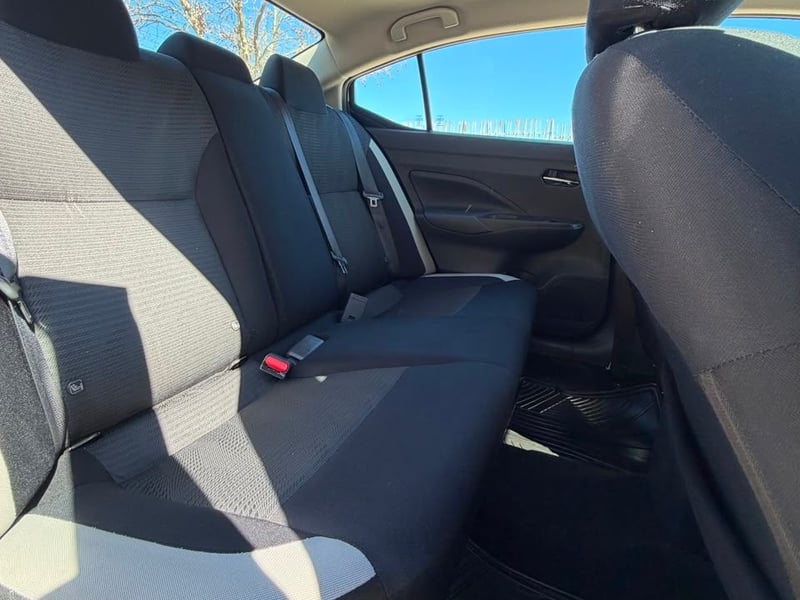 Nissan VERSA ADVANCE MT 2023 - Imagen 14 de 19