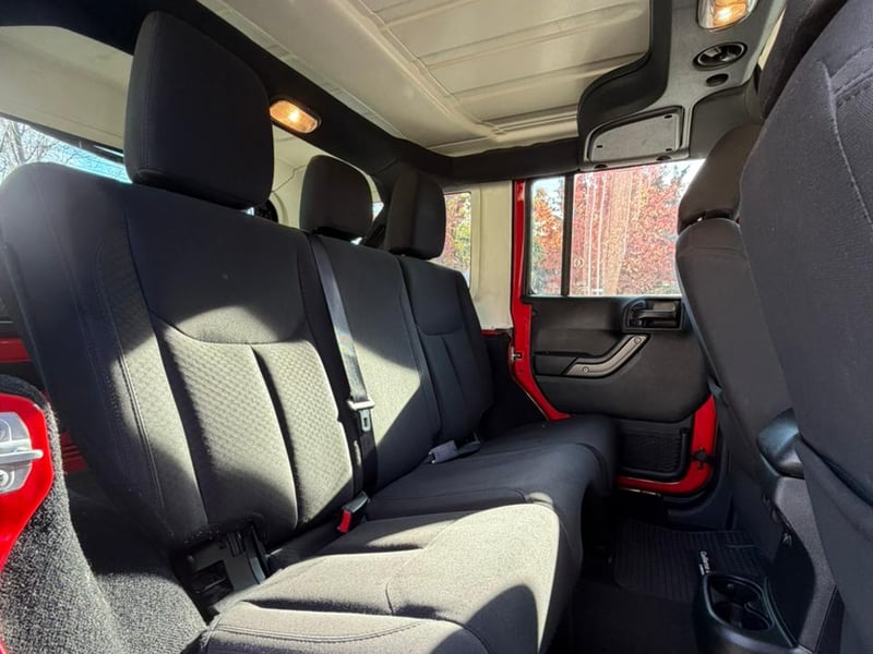 Jeep WRANGLER SPORT UNLIMITED 2018 - Imagen 11 de 18