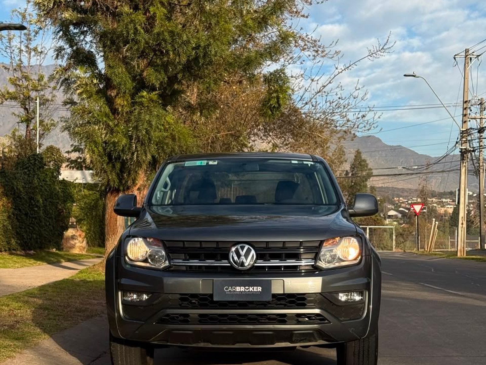 Volkswagen AMAROK TRENDLINE 2.0 TDI 2023 - Foto 2 de 20