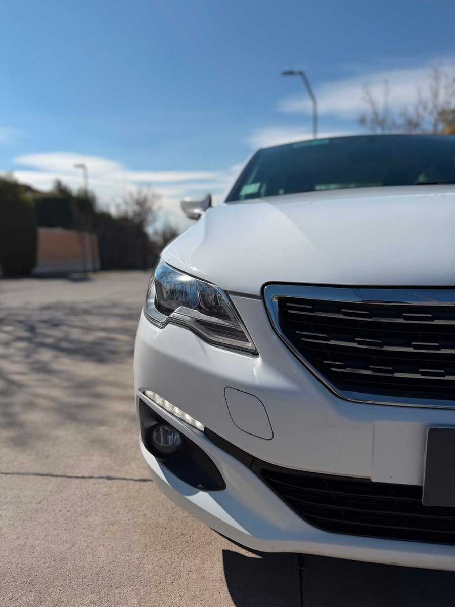 Peugeot 301 ALLURE 1.6 HDI 2022 - Imagen 9 de 20