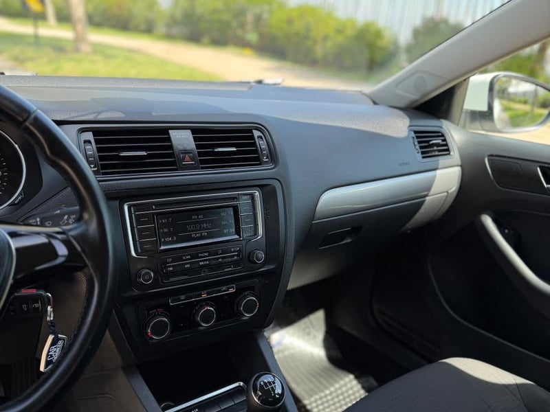 Volkswagen BORA 1.4 TSI ADVANCE 2015 - Imagen 11 de 20