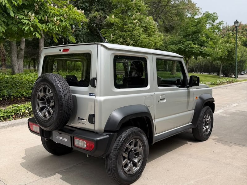 Suzuki JIMNY 1.5 GLX AT 4X4 2023 - Imagen 8 de 20