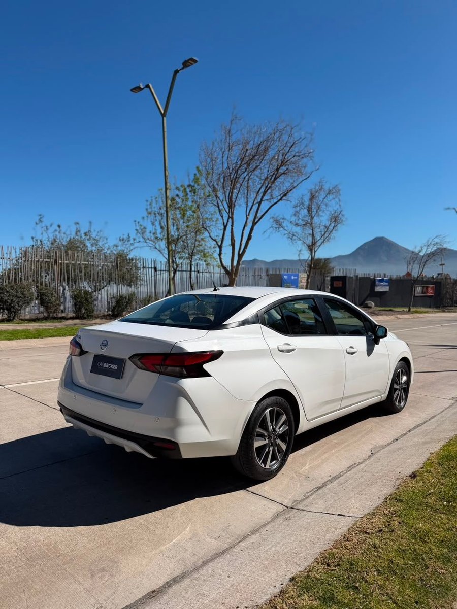 Nissan VERSA ADVANCE MT 2023 - Imagen 8 de 19