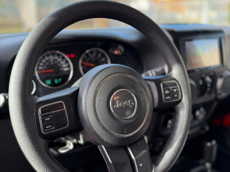 Jeep WRANGLER SPORT UNLIMITED 2018 - Imagen 16 de 18