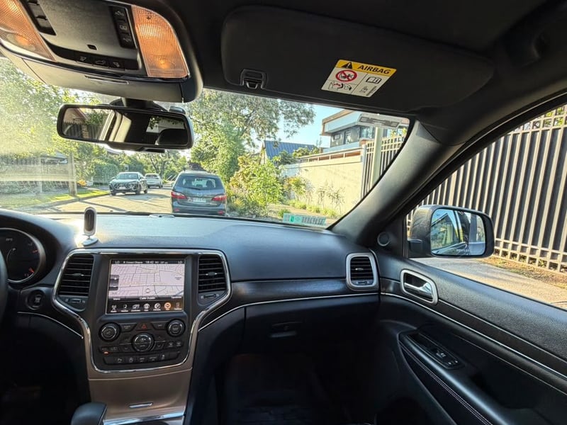 Jeep GRAND CHEROKEE LIMITED 4x4 2017 - Imagen 14 de 20