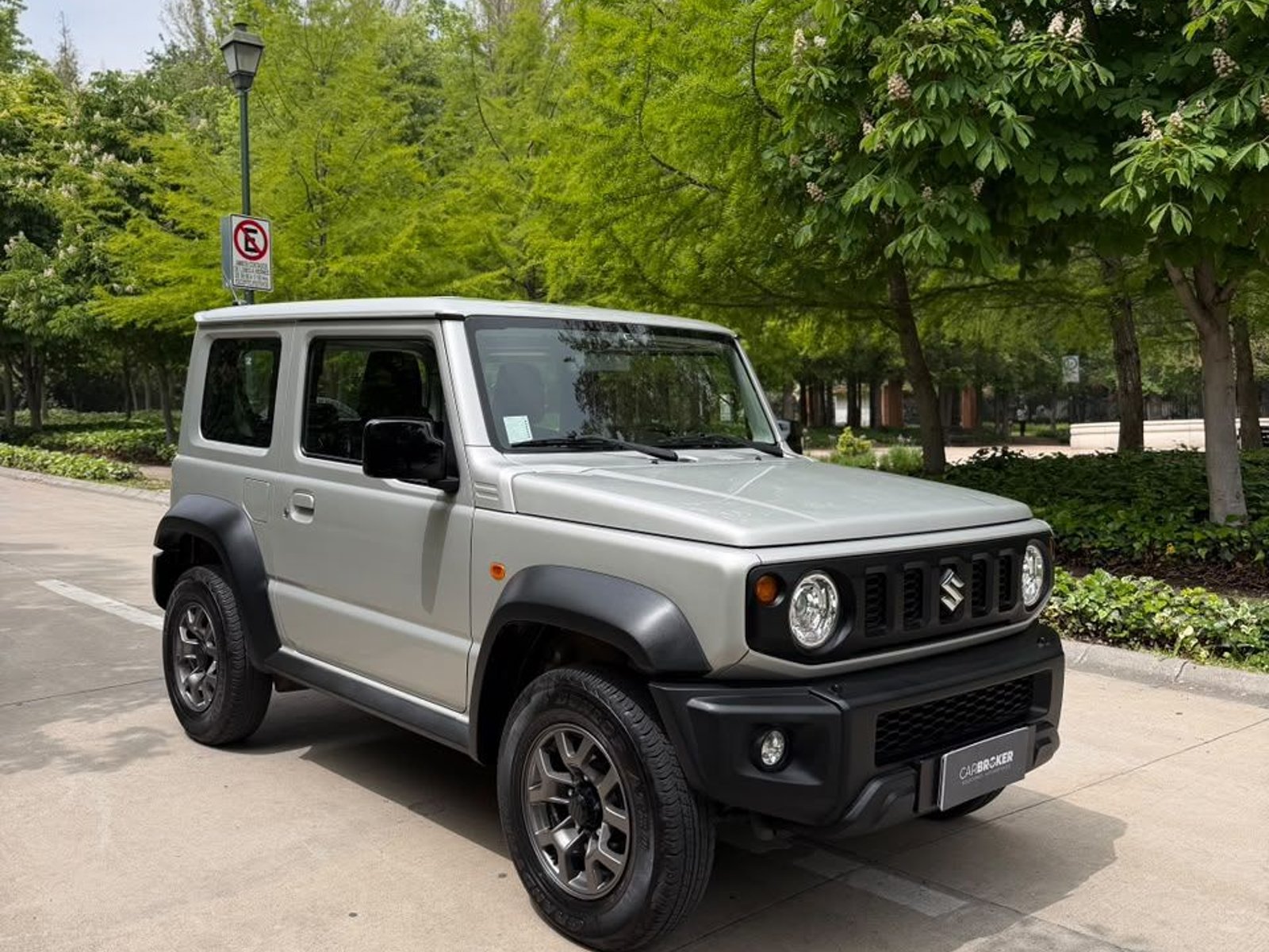 Suzuki JIMNY 1.5 GLX AT 4X4 2023 - Foto 3 de 20