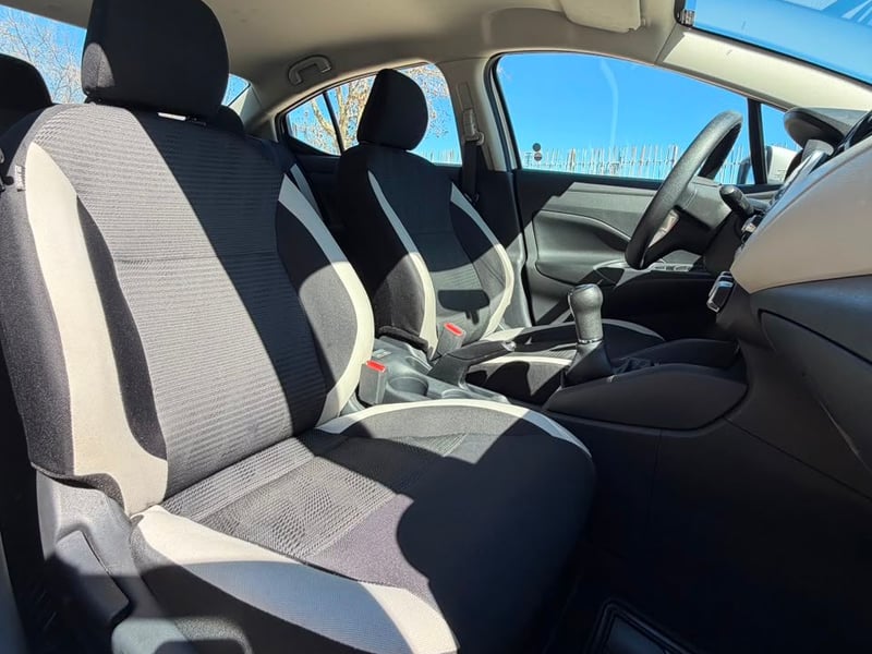 Nissan VERSA ADVANCE MT 2023 - Imagen 16 de 19