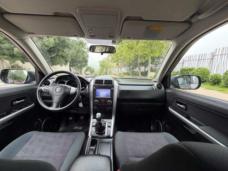 Suzuki GRAND NOMADE GLX 2.4 MT 4X2 2018 - Imagen 16 de 20