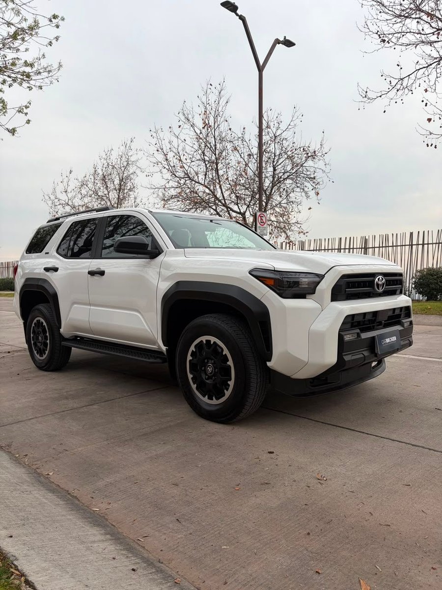 Toyota 4RUNNER SR5 4X4 2025 - Imagen 3 de 20