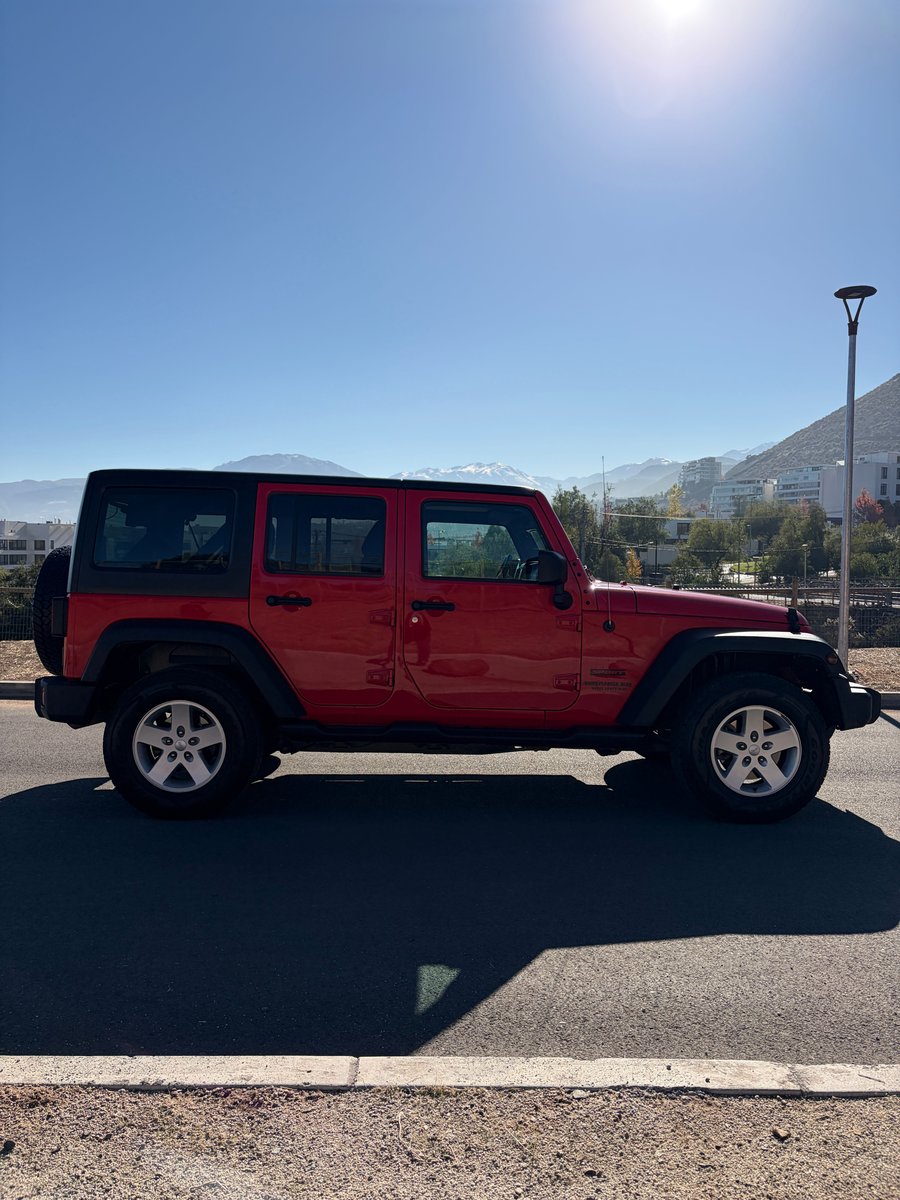 JEEP WRANGLER SPORT UNLIMITED 2018 - Foto 5 de 18