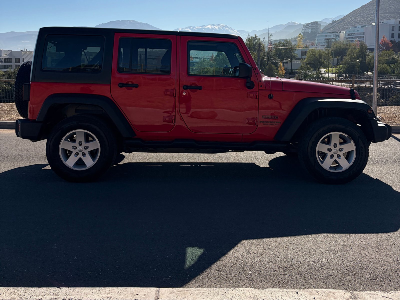 Jeep WRANGLER SPORT UNLIMITED 2018 - Foto 5 de 18