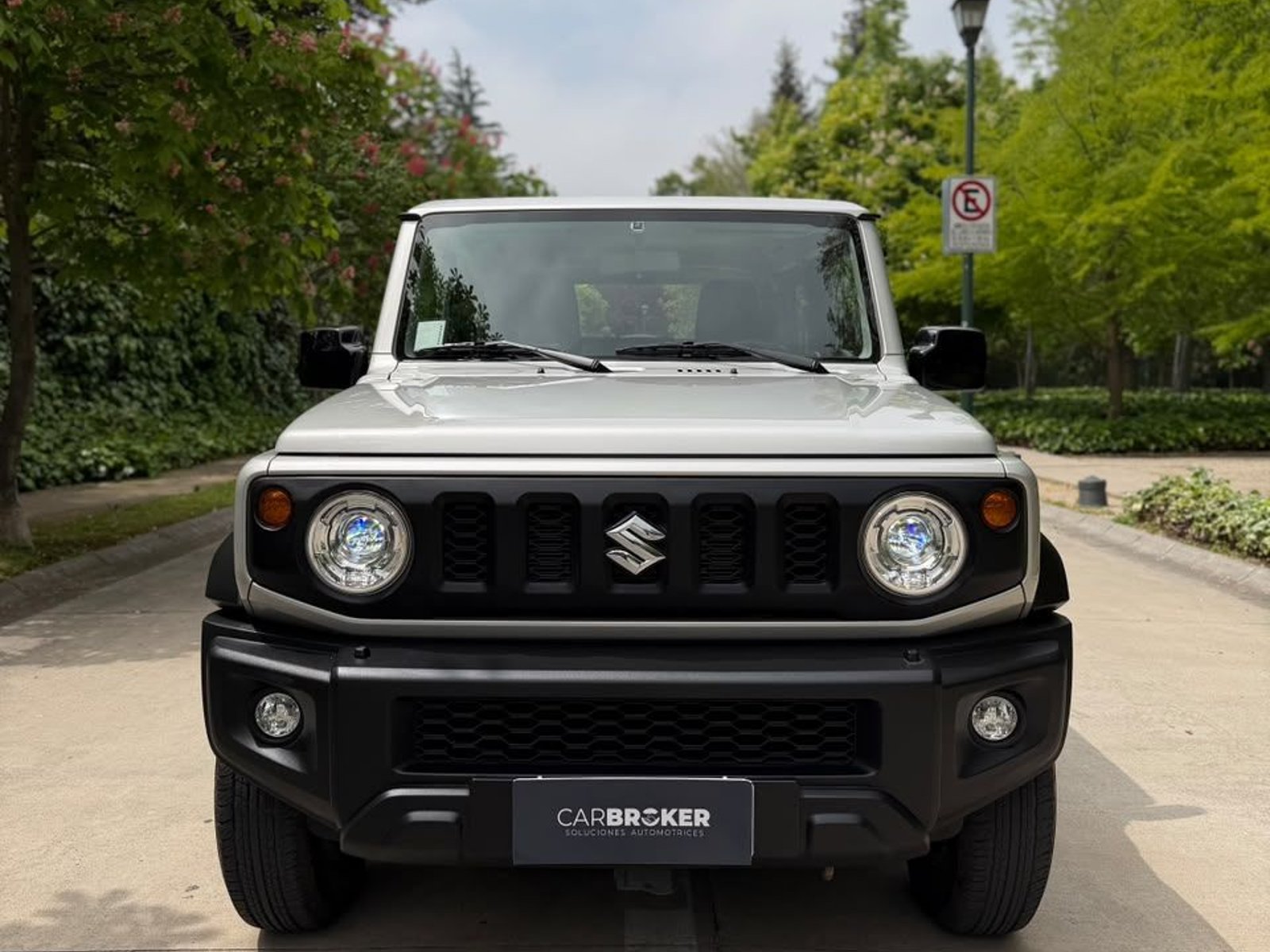Suzuki JIMNY 1.5 GLX AT 4X4 2023 - Foto 2 de 20